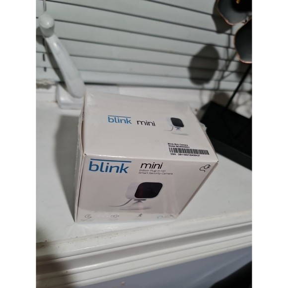 Blink Mini Indoor Plug-in Smart Surveillance Camera- New In Box - Picture 2 of 5